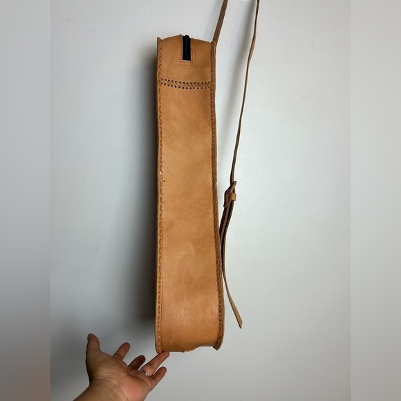 Ukelele Genuin Brown Leather Case Crossbody Strap Minimalist Neutral adjustable - Picture 3 of 14